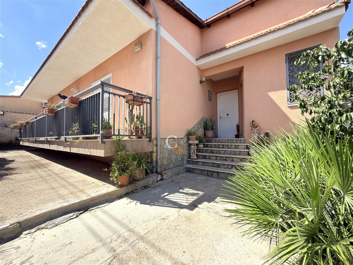 Tra città e tranquillità, una casa con spazio intorno